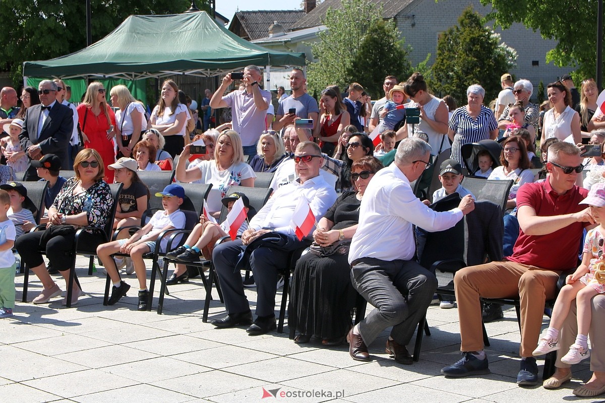 Uroczystość z okazji Narodowego Święta Konstytucji w Troszynie [03..05.2024] - zdjęcie #18 - eOstroleka.pl