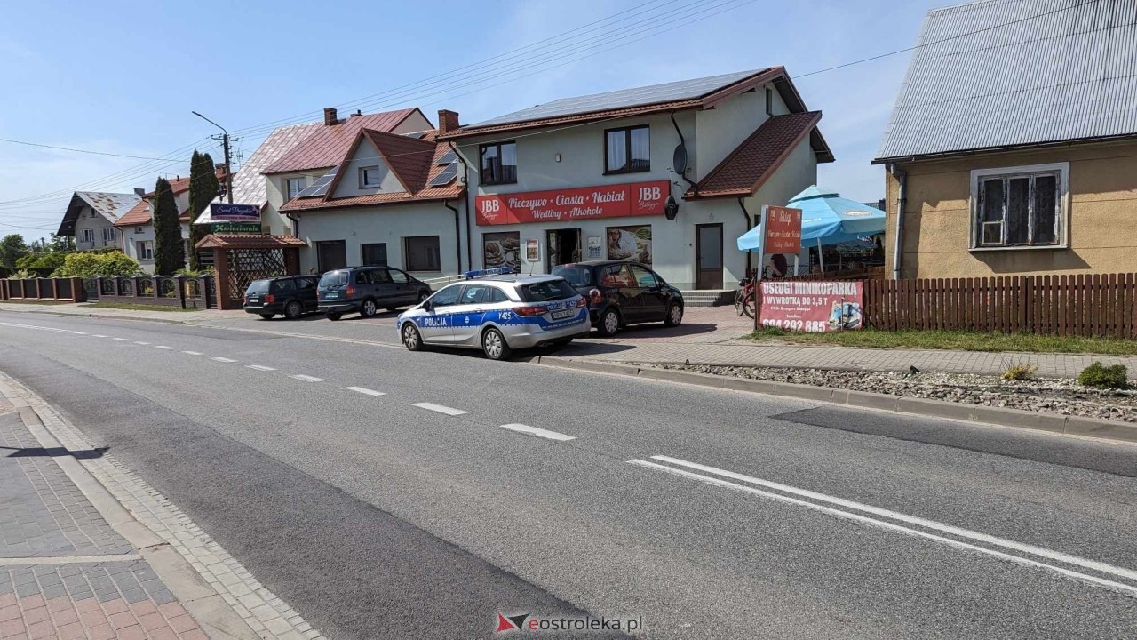 Wypadek w Łysych! Poważnie ranny rowerzysta trafił do szpitala [03.05.2024] - zdjęcie #4 - eOstroleka.pl