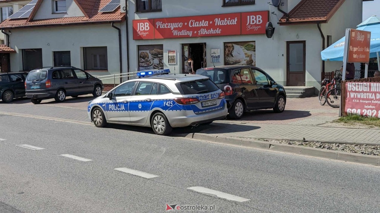 Wypadek w Łysych! Poważnie ranny rowerzysta trafił do szpitala [03.05.2024] - zdjęcie #6 - eOstroleka.pl
