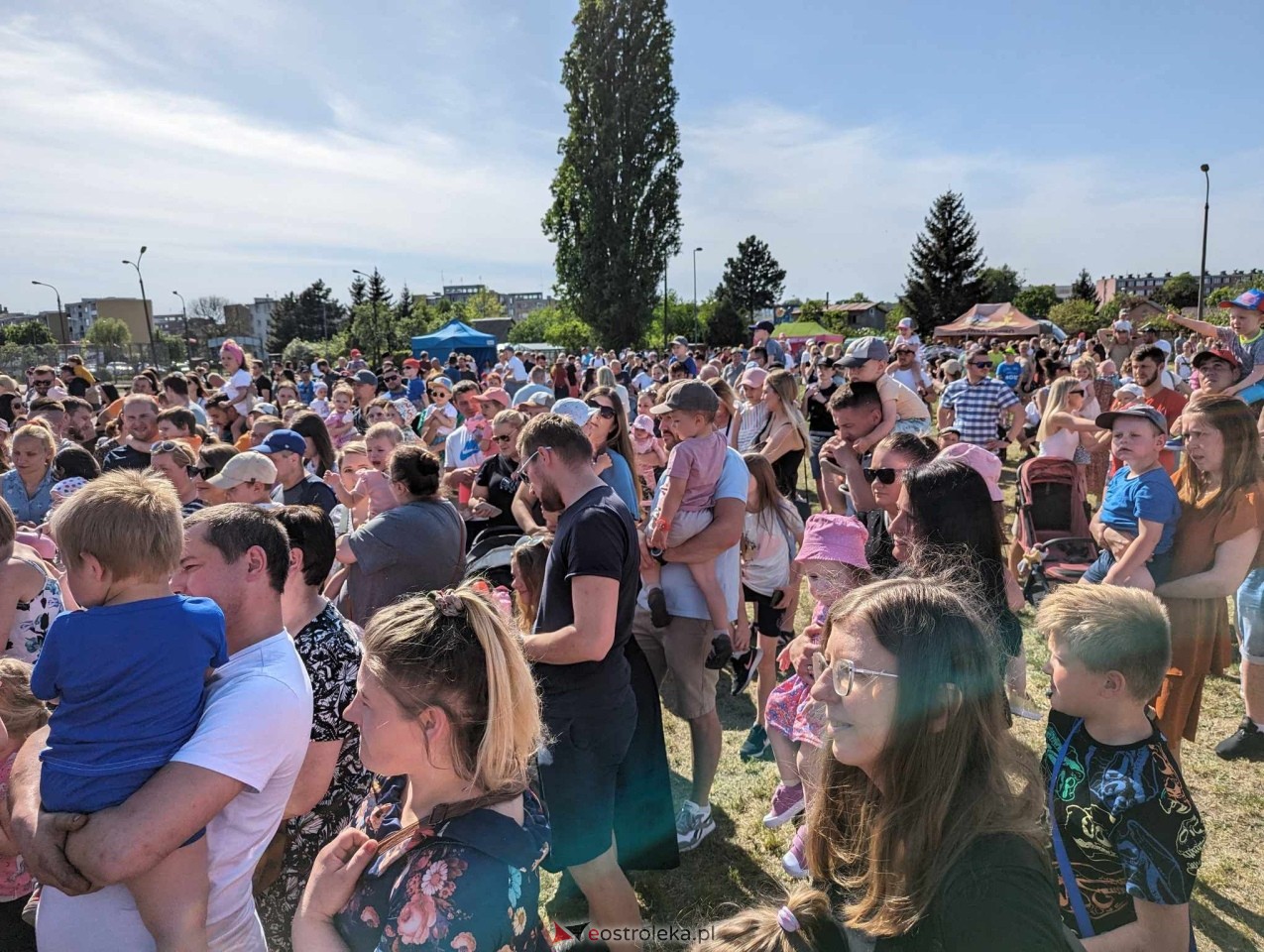 Dzień Baniek Mydlanych ze Smokiem Edziem [03.05.2024] - zdjęcie #93 - eOstroleka.pl