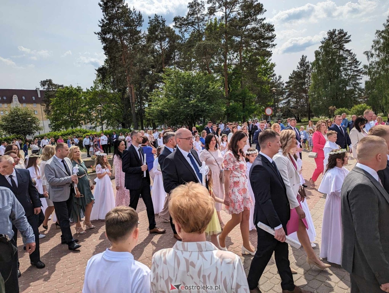 Pierwsza Komunia Święta w parafii Zbawiciela Świata w Ostrołęce [05.05.2024] - zdjęcie #66 - eOstroleka.pl