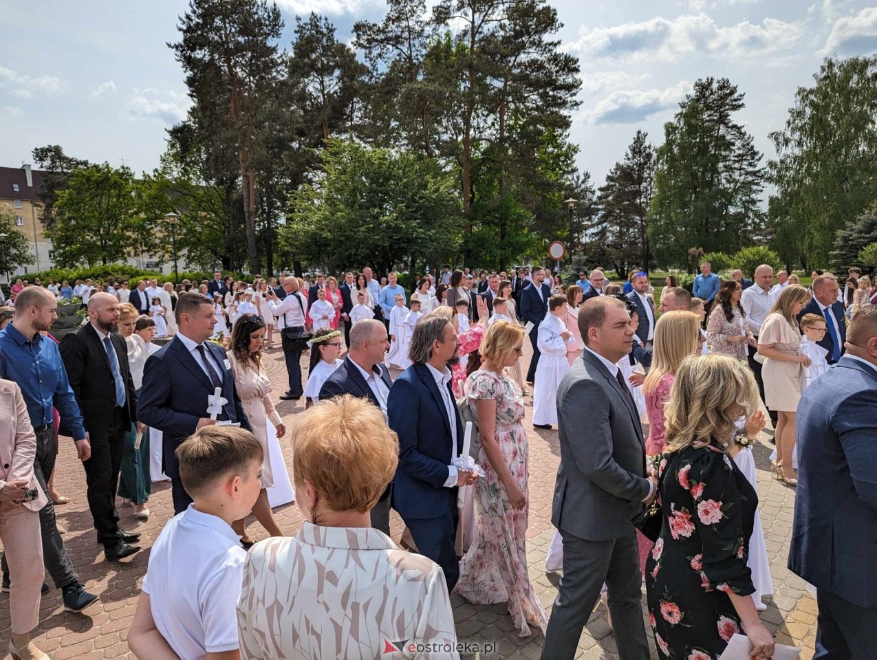 Pierwsza Komunia Święta w parafii Zbawiciela Świata w Ostrołęce [05.05.2024] - zdjęcie #62 - eOstroleka.pl
