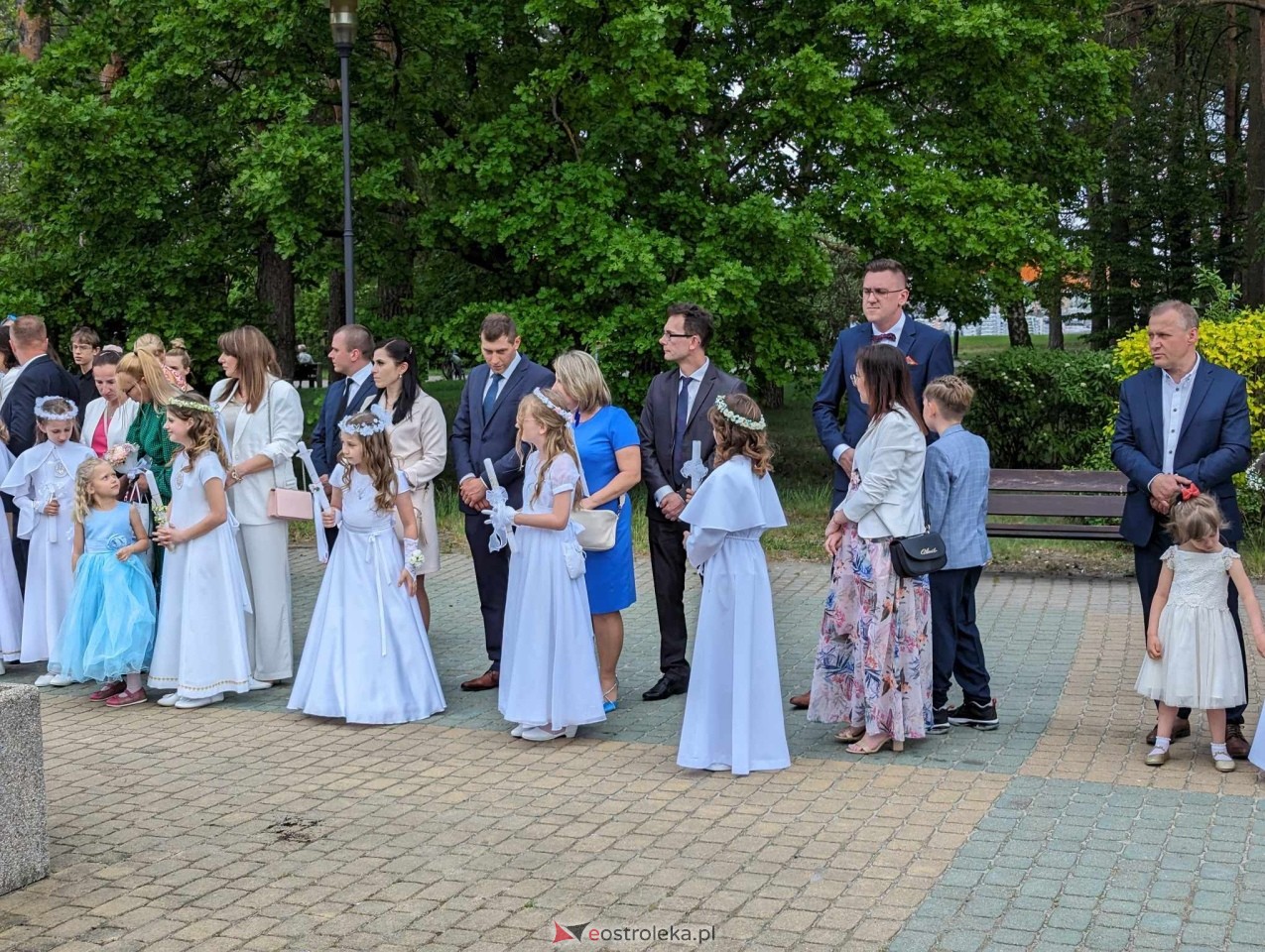 Pierwsza Komunia Święta w parafii Zbawiciela Świata w Ostrołęce [05.05.2024] - zdjęcie #54 - eOstroleka.pl