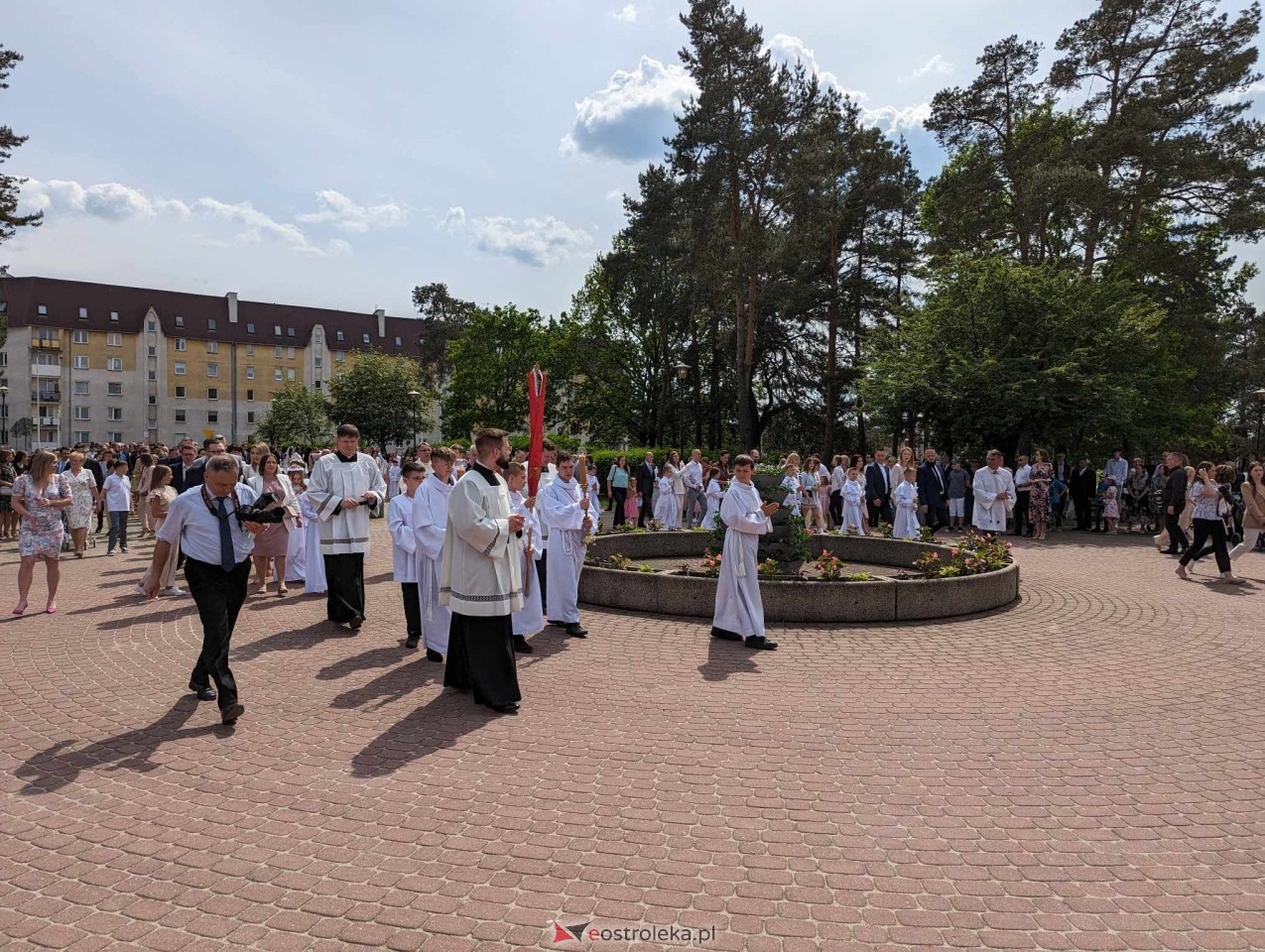 Pierwsza Komunia Święta w parafii Zbawiciela Świata w Ostrołęce [05.05.2024] - zdjęcie #51 - eOstroleka.pl