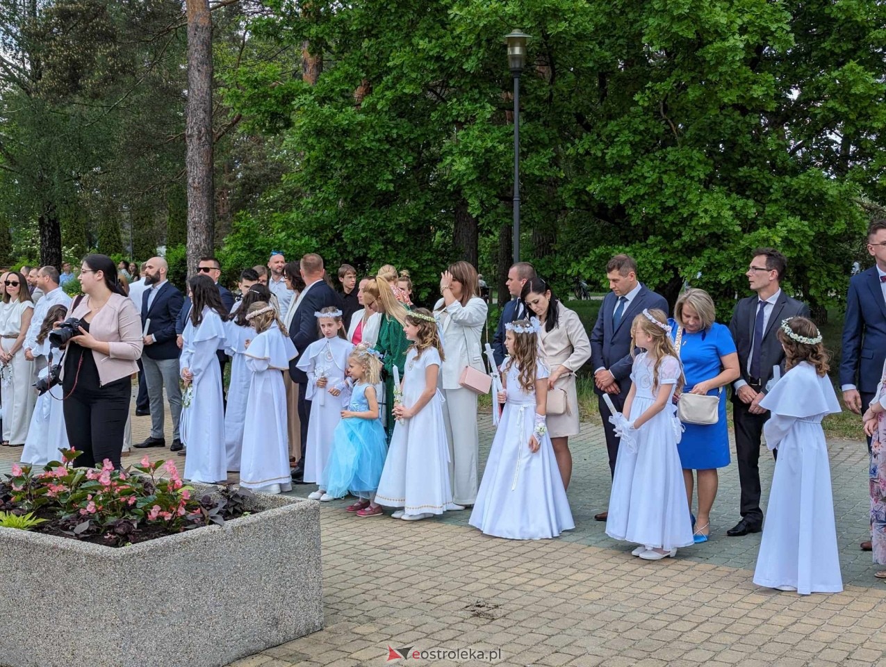 Pierwsza Komunia Święta w parafii Zbawiciela Świata w Ostrołęce [05.05.2024] - zdjęcie #49 - eOstroleka.pl
