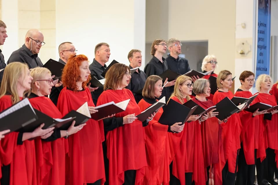 Koncert Ostrołęckiego Chóru Kameralnego Po nocnej rosie... [05.05.2024] - zdjęcie #10 - eOstroleka.pl