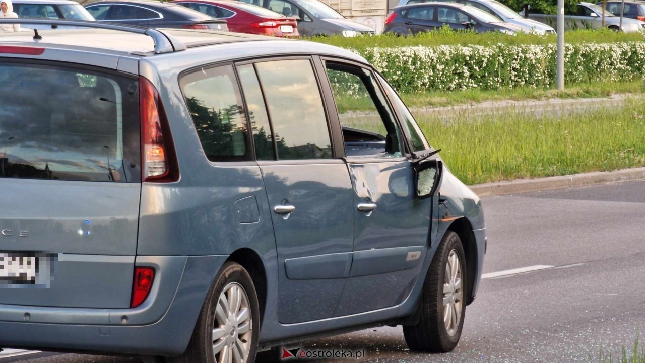 Potrącenie rowerzysty przy Bohaterów Warszawy [06.05.2024] - zdjęcie #1 - eOstroleka.pl