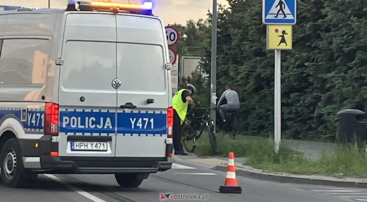 Potrącenie rowerzysty przy Bohaterów Warszawy [06.05.2024] - zdjęcie #6 - eOstroleka.pl