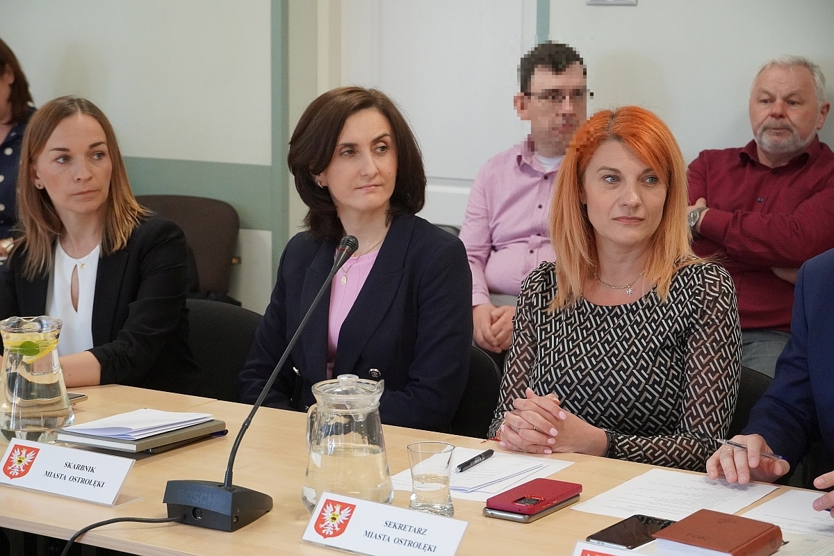 Sesja rady miasta Ostrołęki [07.05.2024] - zdjęcie #67 - eOstroleka.pl