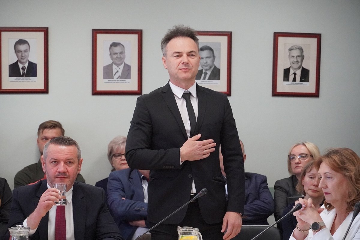 Sesja rady miasta Ostrołęki [07.05.2024] - zdjęcie #53 - eOstroleka.pl