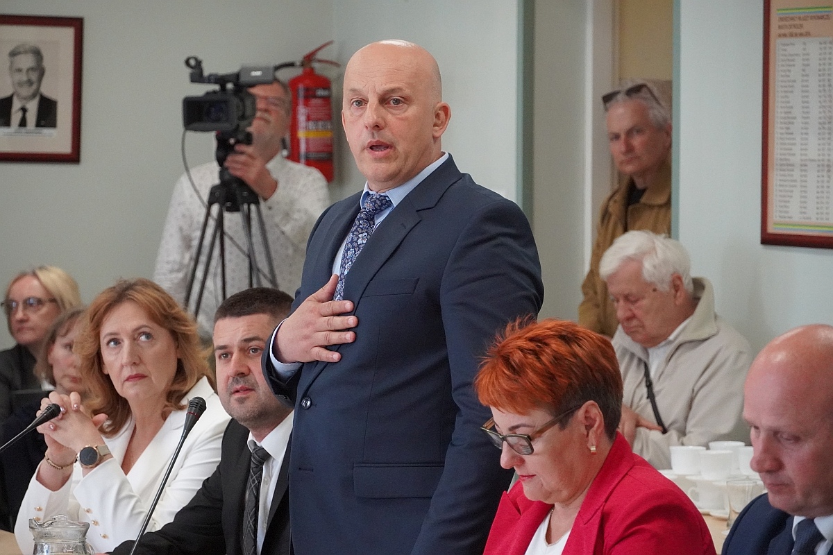 Sesja rady miasta Ostrołęki [07.05.2024] - zdjęcie #52 - eOstroleka.pl