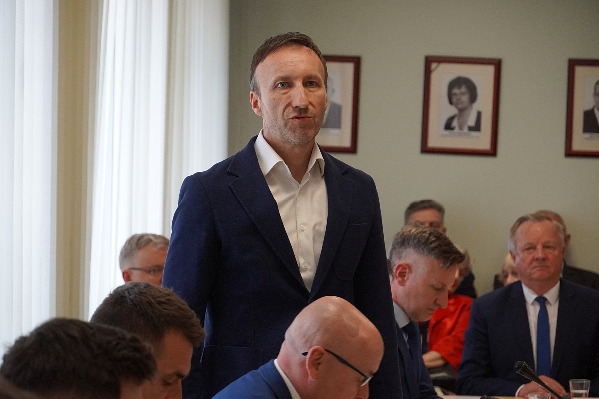 Sesja rady miasta Ostrołęki [07.05.2024] - zdjęcie #50 - eOstroleka.pl