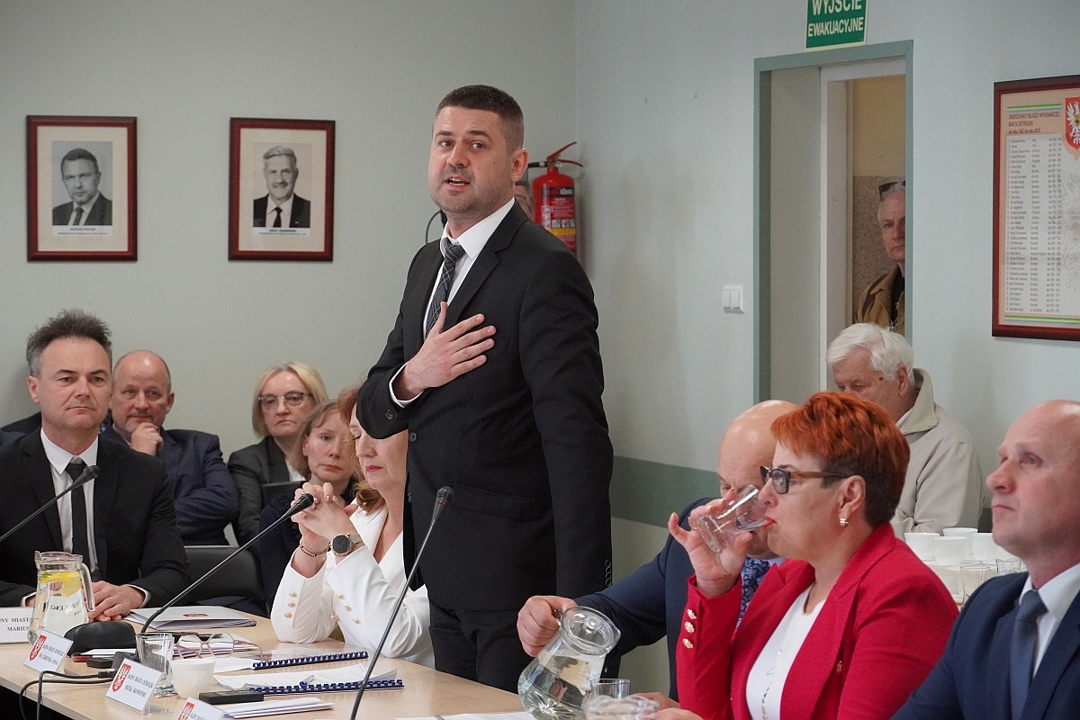 Sesja rady miasta Ostrołęki [07.05.2024] - zdjęcie #49 - eOstroleka.pl