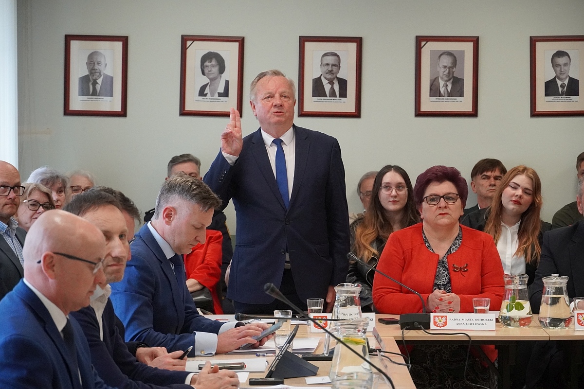 Sesja rady miasta Ostrołęki [07.05.2024] - zdjęcie #48 - eOstroleka.pl