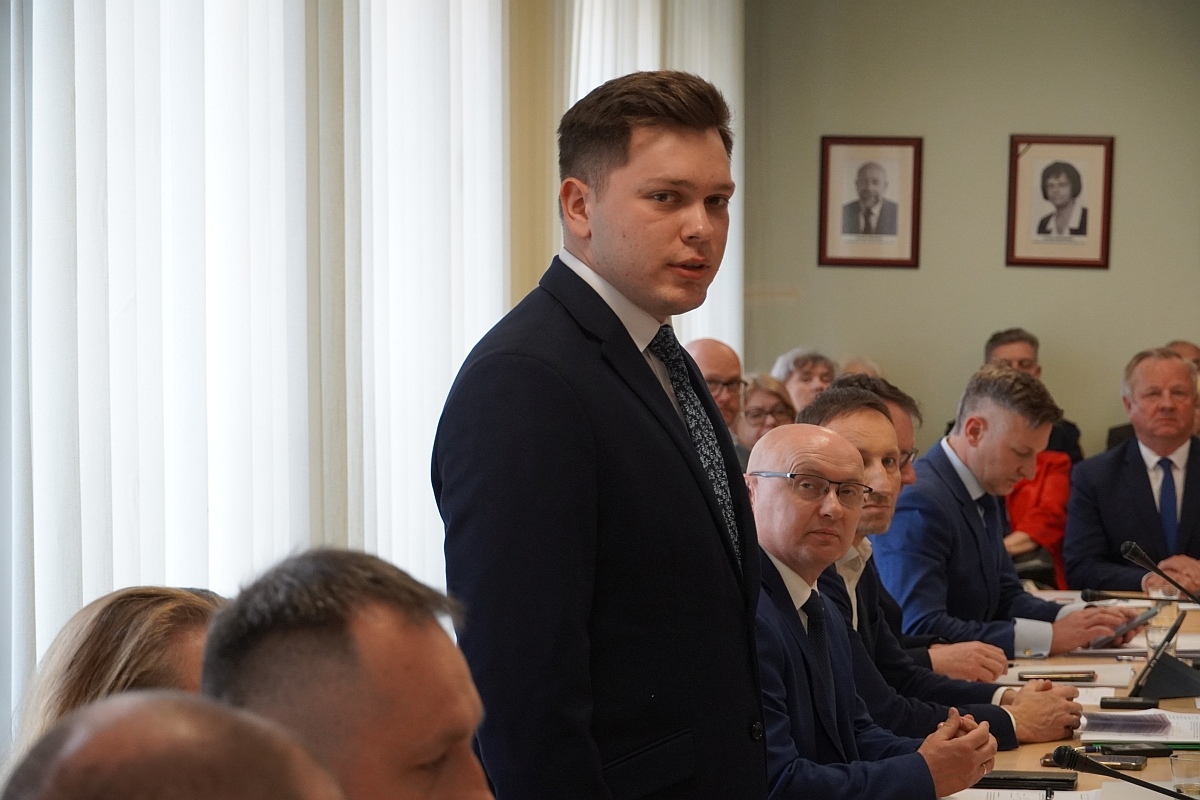 Sesja rady miasta Ostrołęki [07.05.2024] - zdjęcie #47 - eOstroleka.pl