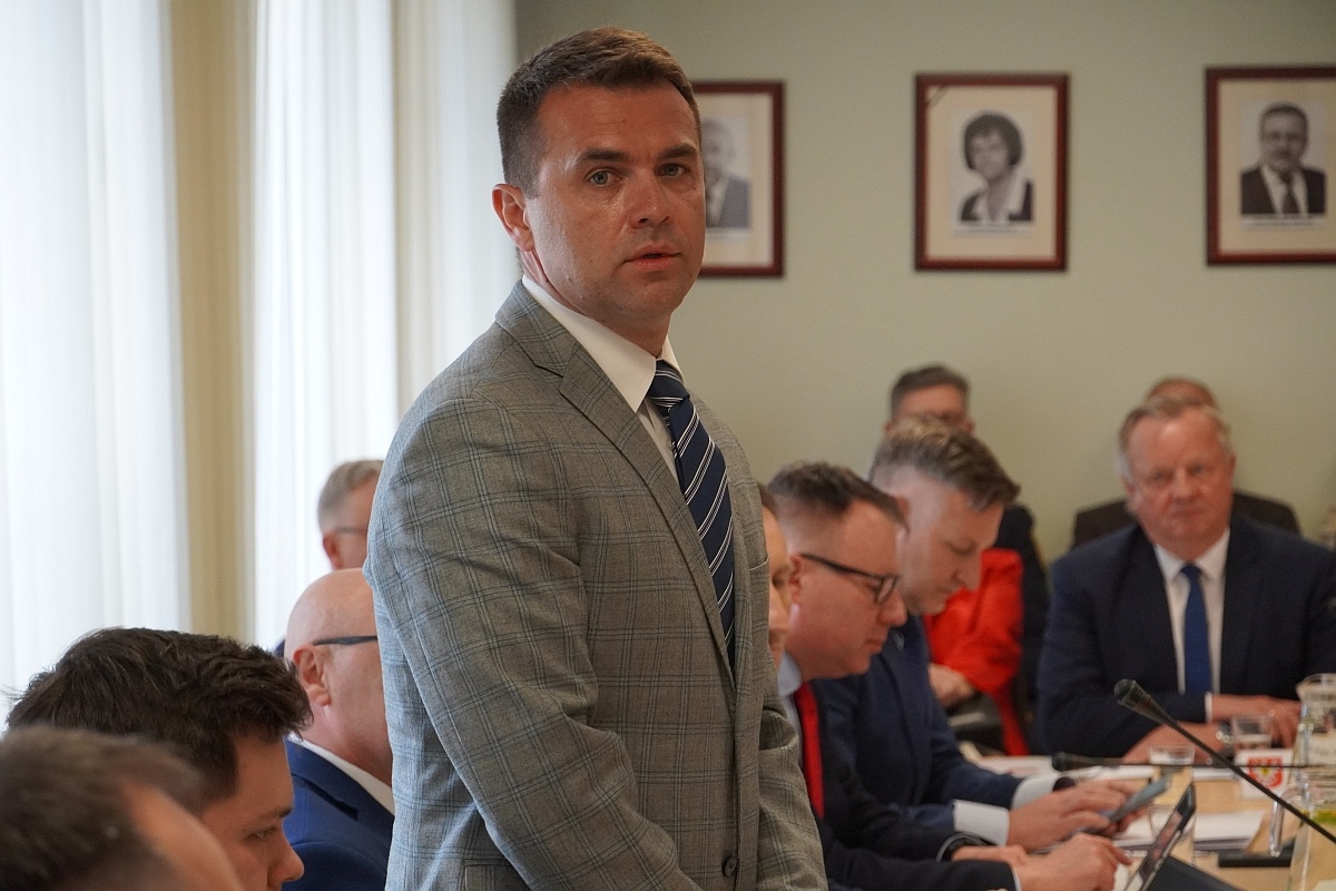 Sesja rady miasta Ostrołęki [07.05.2024] - zdjęcie #43 - eOstroleka.pl