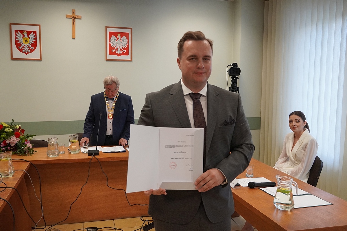 Sesja rady miasta Ostrołęki [07.05.2024] - zdjęcie #35 - eOstroleka.pl