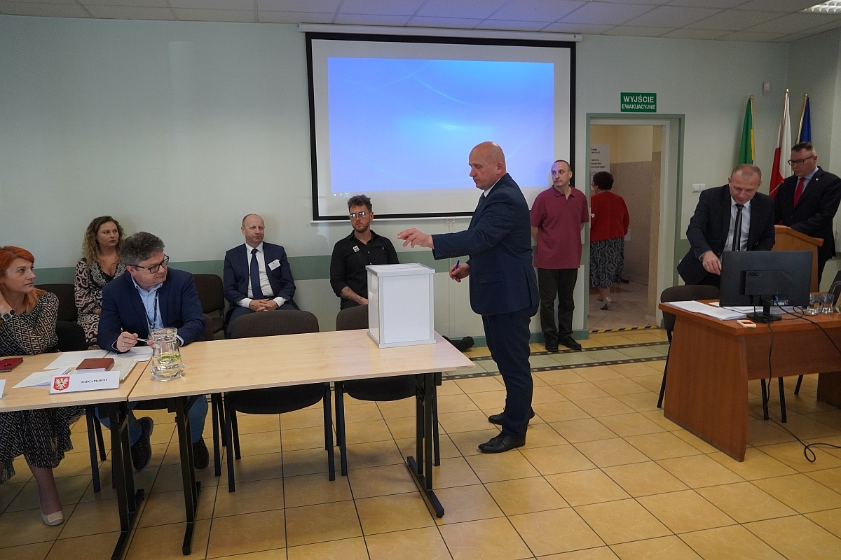 Sesja rady miasta Ostrołęki [07.05.2024] - zdjęcie #17 - eOstroleka.pl