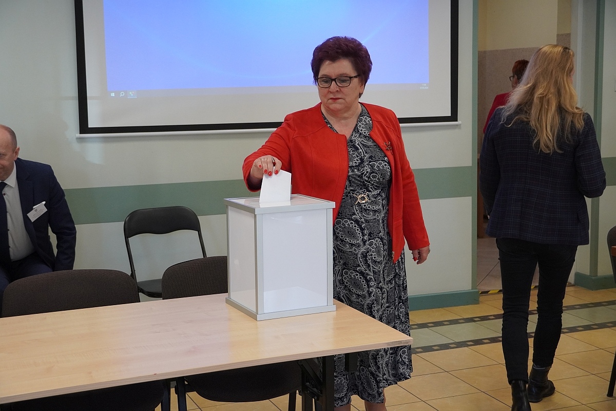 Sesja rady miasta Ostrołęki [07.05.2024] - zdjęcie #15 - eOstroleka.pl