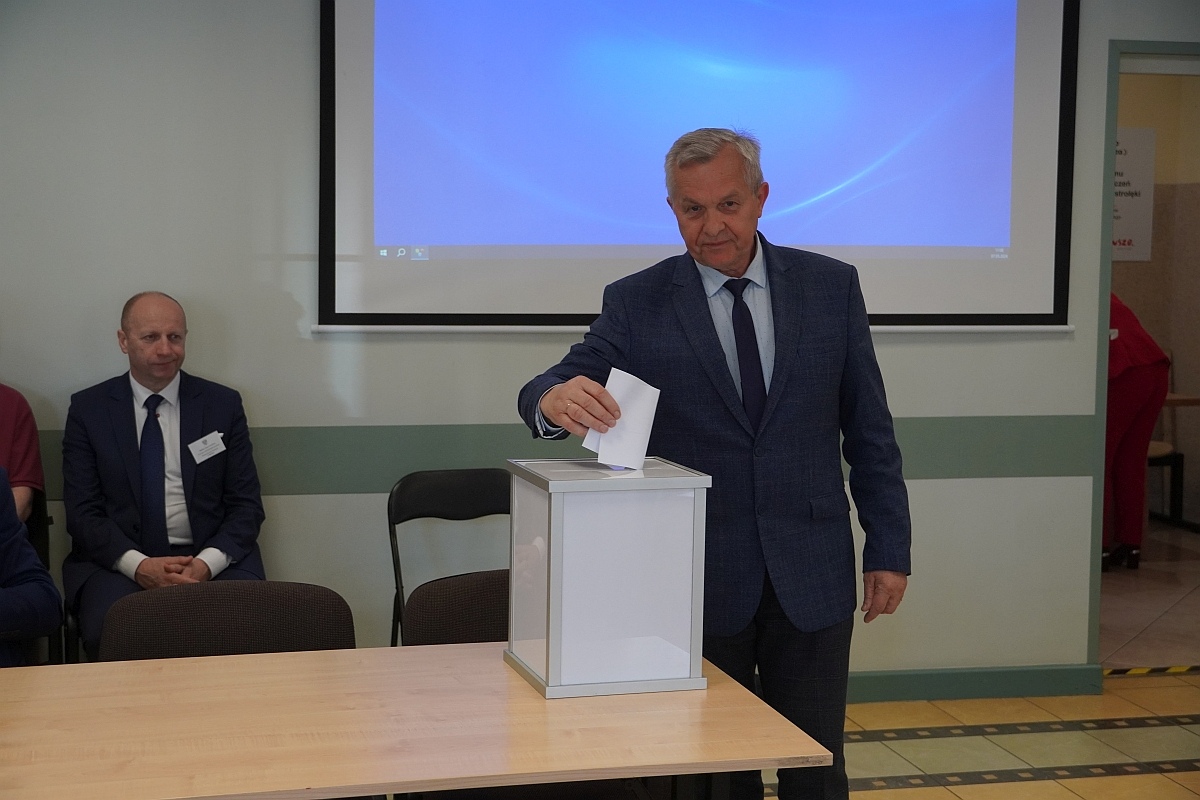 Sesja rady miasta Ostrołęki [07.05.2024] - zdjęcie #14 - eOstroleka.pl