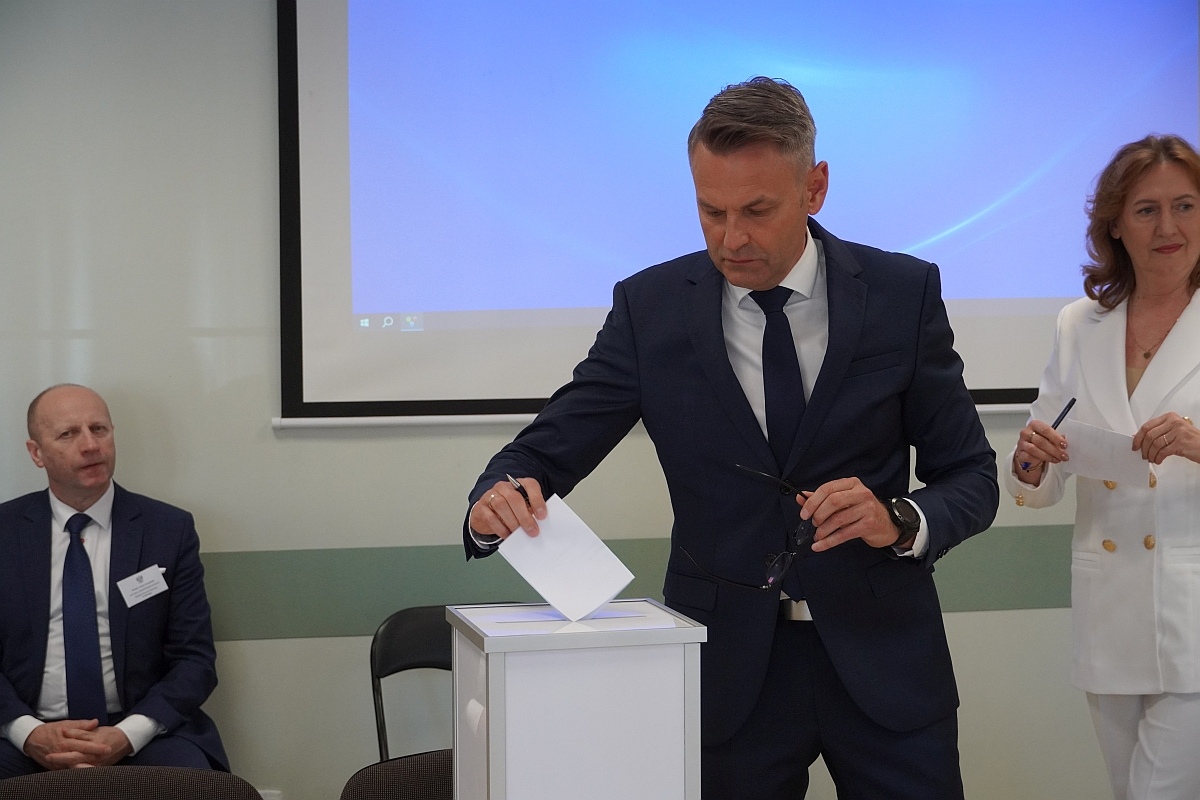 Sesja rady miasta Ostrołęki [07.05.2024] - zdjęcie #6 - eOstroleka.pl