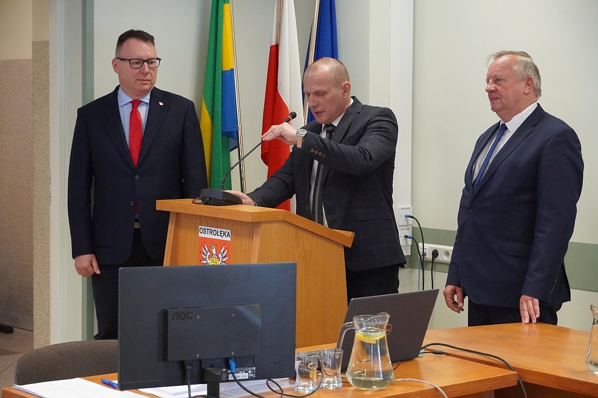 Sesja rady miasta Ostrołęki [07.05.2024] - zdjęcie #5 - eOstroleka.pl