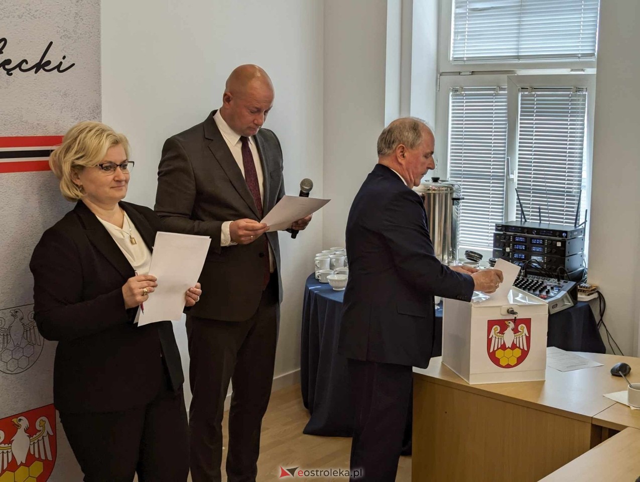 Sesja rady powiatu ostrołęckiego [07.05.2024] - zdjęcie #17 - eOstroleka.pl