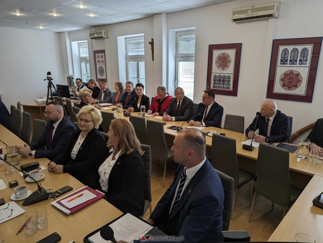 Sesja rady powiatu ostrołęckiego [07.05.2024] - zdjęcie #9 - eOstroleka.pl