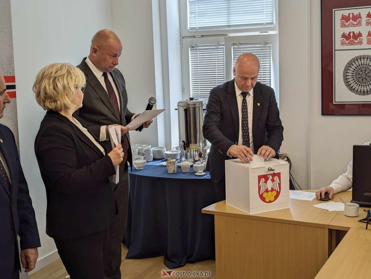 Sesja rady powiatu ostrołęckiego [07.05.2024] - zdjęcie #61 - eOstroleka.pl