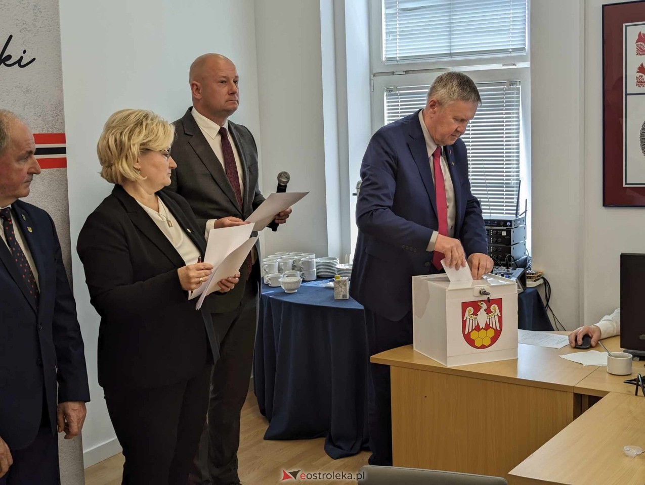 Sesja rady powiatu ostrołęckiego [07.05.2024] - zdjęcie #62 - eOstroleka.pl