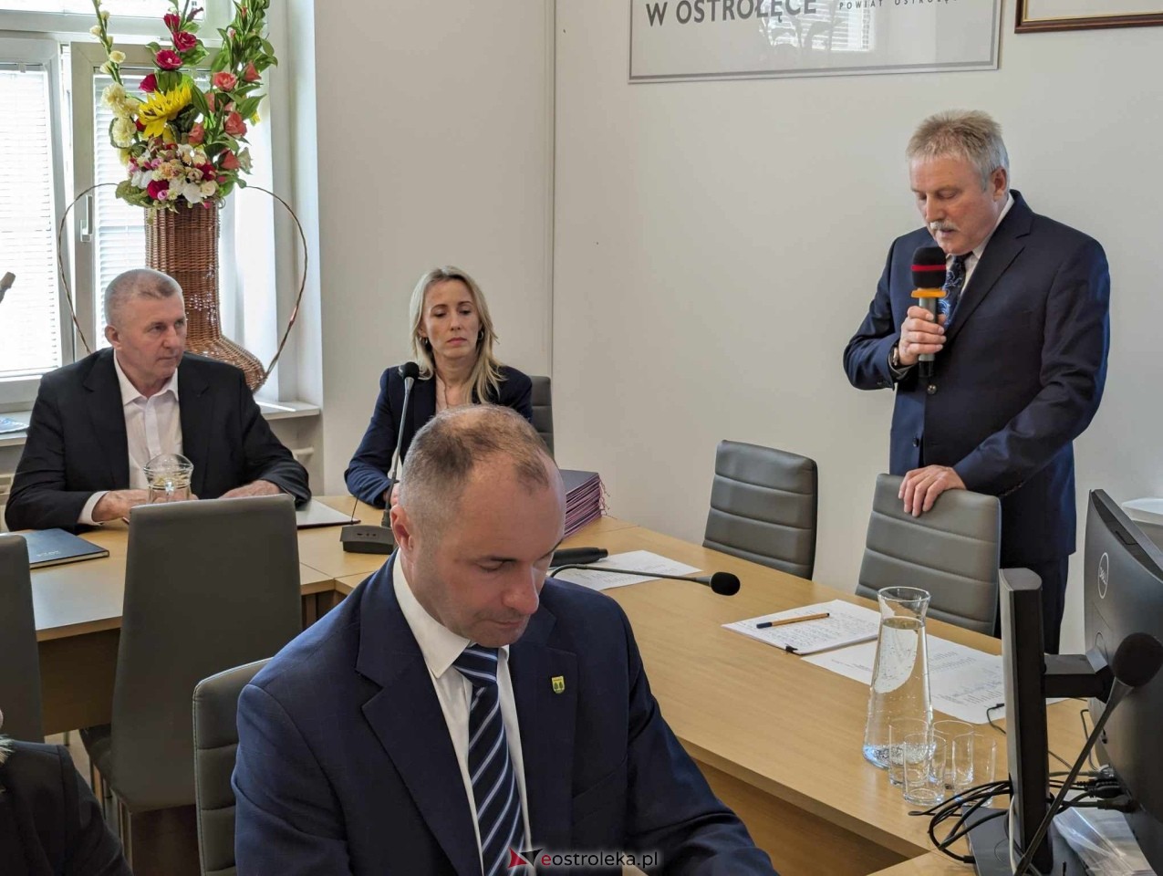 Sesja rady powiatu ostrołęckiego [07.05.2024] - zdjęcie #69 - eOstroleka.pl