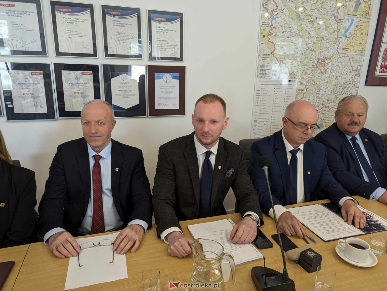 Sesja rady powiatu ostrołęckiego [07.05.2024] - zdjęcie #76 - eOstroleka.pl