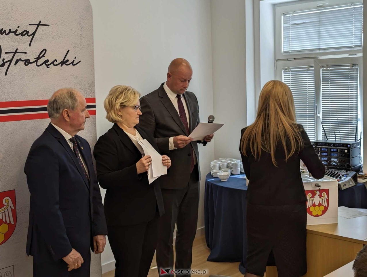 Sesja rady powiatu ostrołęckiego [07.05.2024] - zdjęcie #65 - eOstroleka.pl
