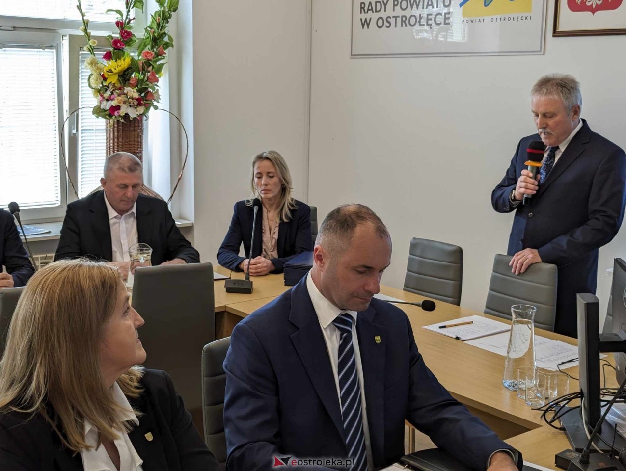 Sesja rady powiatu ostrołęckiego [07.05.2024] - zdjęcie #68 - eOstroleka.pl