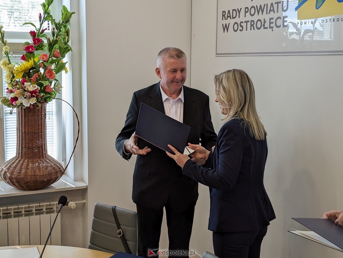 Sesja rady powiatu ostrołęckiego [07.05.2024] - zdjęcie #43 - eOstroleka.pl