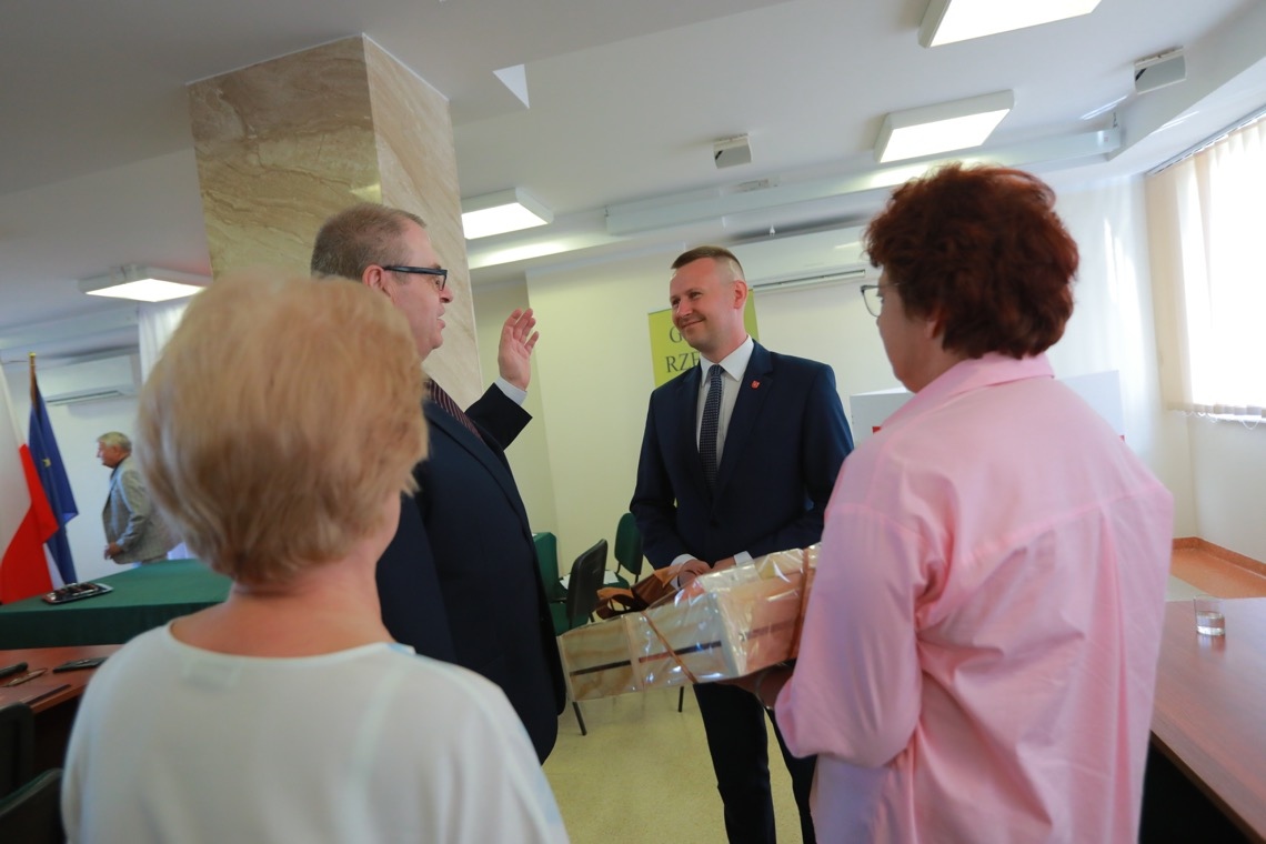 I sesja Rady Gminy w Rzekuniu [07.05.2024] - zdjęcie #8 - eOstroleka.pl