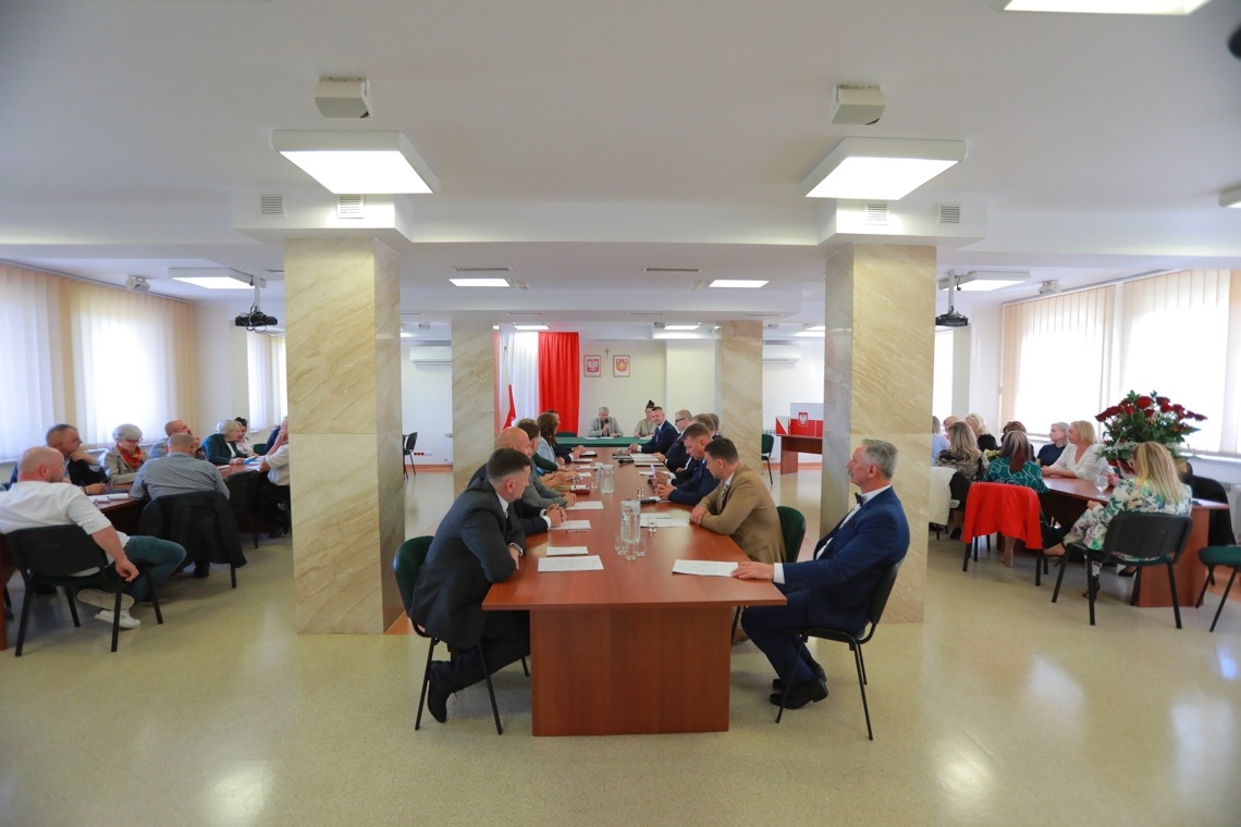 I sesja Rady Gminy w Rzekuniu [07.05.2024] - zdjęcie #18 - eOstroleka.pl