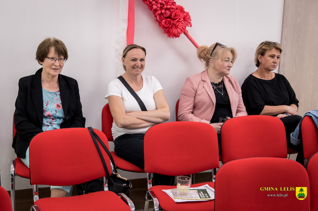 Inauguracja nowej Rady Gminy w Lelisie [07.05.2024] - zdjęcie #43 - eOstroleka.pl