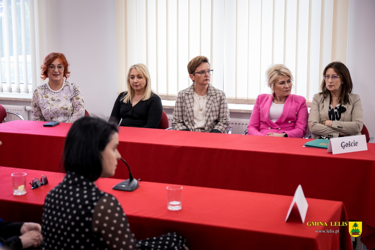 Inauguracja nowej Rady Gminy w Lelisie [07.05.2024] - zdjęcie #39 - eOstroleka.pl
