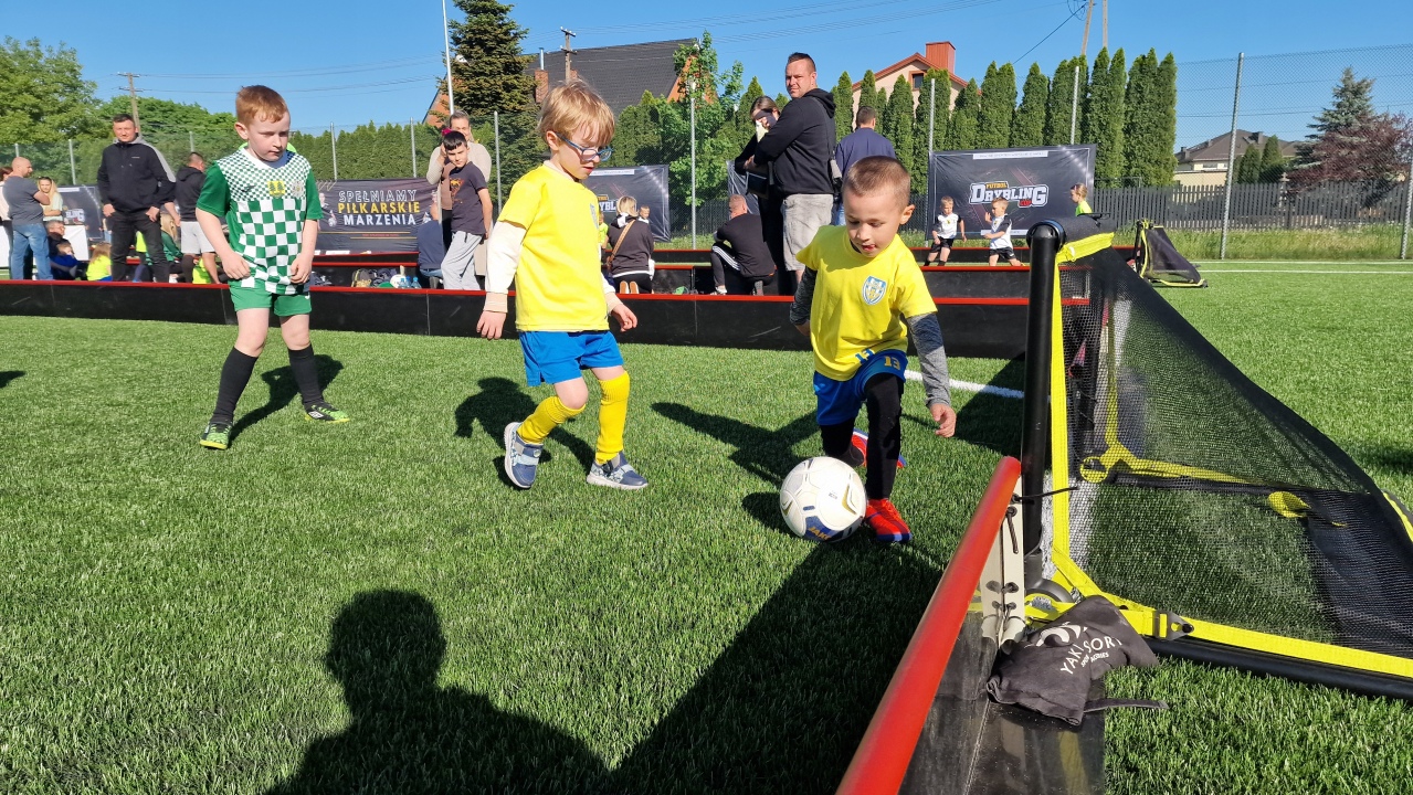 Futbol Drybling Cup w Troszynie [07.05.2024] - zdjęcie #38 - eOstroleka.pl