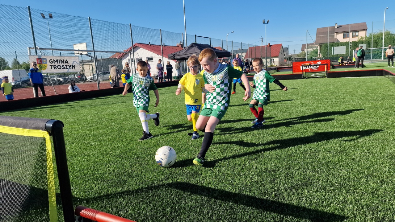 Futbol Drybling Cup w Troszynie [07.05.2024] - zdjęcie #37 - eOstroleka.pl