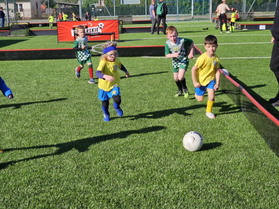 Futbol Drybling Cup w Troszynie [07.05.2024] - zdjęcie #33 - eOstroleka.pl