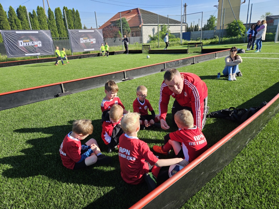 Futbol Drybling Cup w Troszynie [07.05.2024] - zdjęcie #32 - eOstroleka.pl
