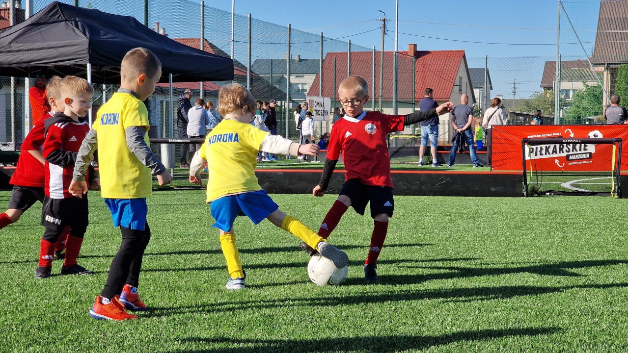 Futbol Drybling Cup w Troszynie [07.05.2024] - zdjęcie #29 - eOstroleka.pl