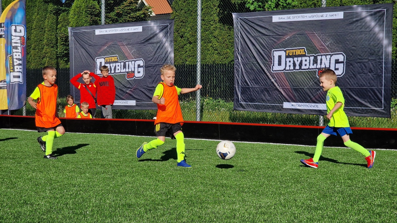 Futbol Drybling Cup w Troszynie [07.05.2024] - zdjęcie #28 - eOstroleka.pl