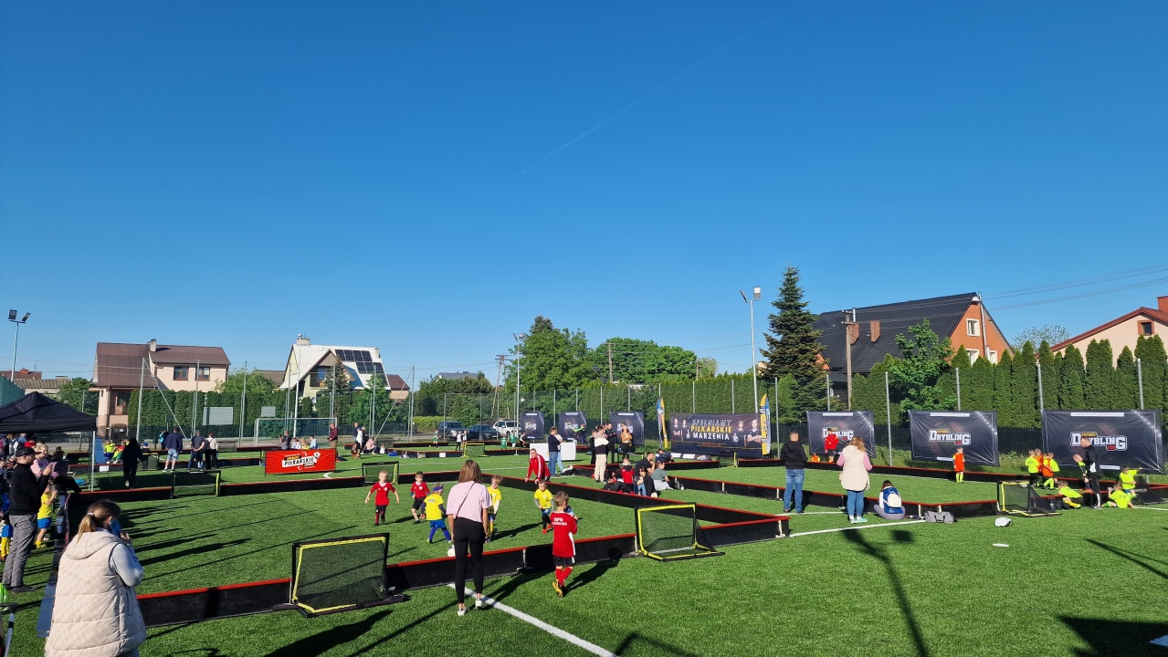 Futbol Drybling Cup w Troszynie [07.05.2024] - zdjęcie #27 - eOstroleka.pl