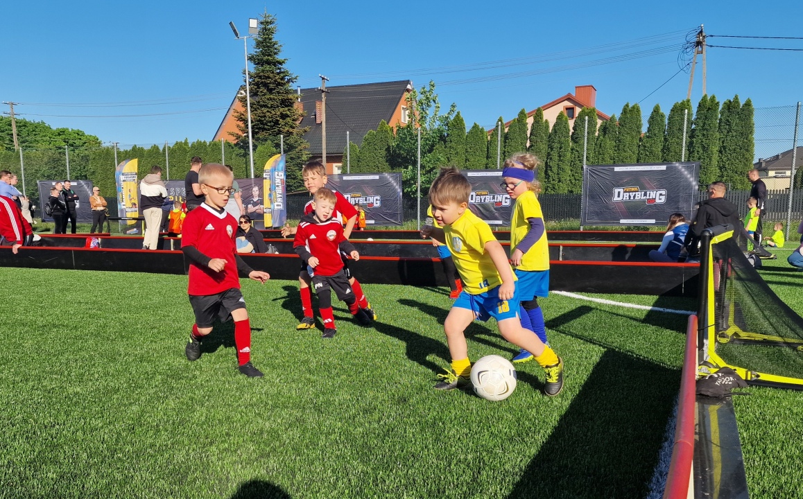Futbol Drybling Cup w Troszynie [07.05.2024] - zdjęcie #24 - eOstroleka.pl