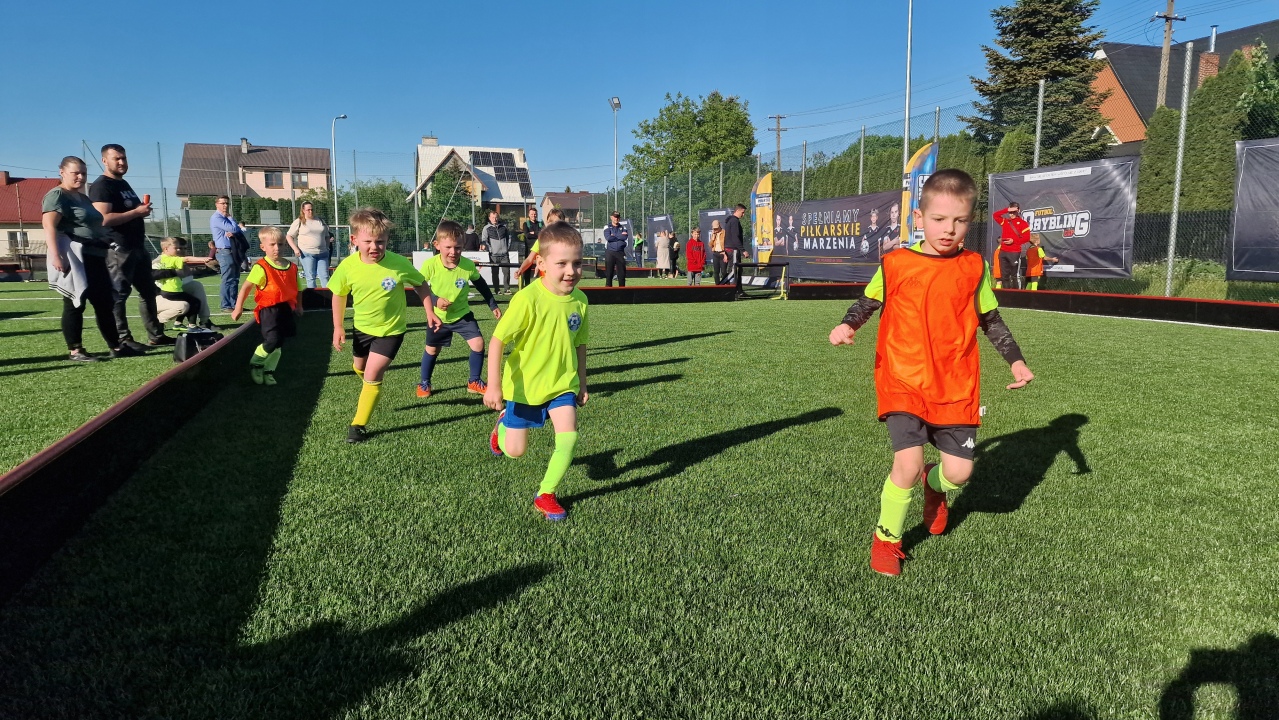 Futbol Drybling Cup w Troszynie [07.05.2024] - zdjęcie #23 - eOstroleka.pl
