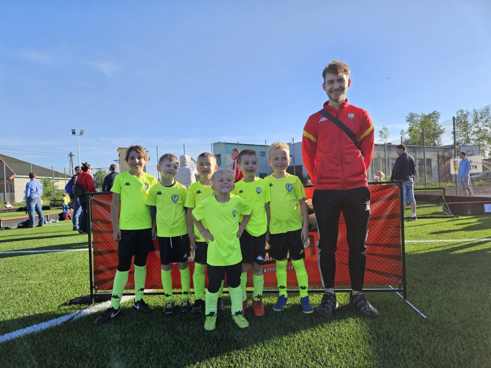 Futbol Drybling Cup w Troszynie [07.05.2024] - zdjęcie #15 - eOstroleka.pl