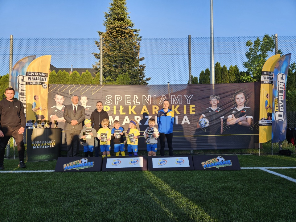 Futbol Drybling Cup w Troszynie [07.05.2024] - zdjęcie #7 - eOstroleka.pl